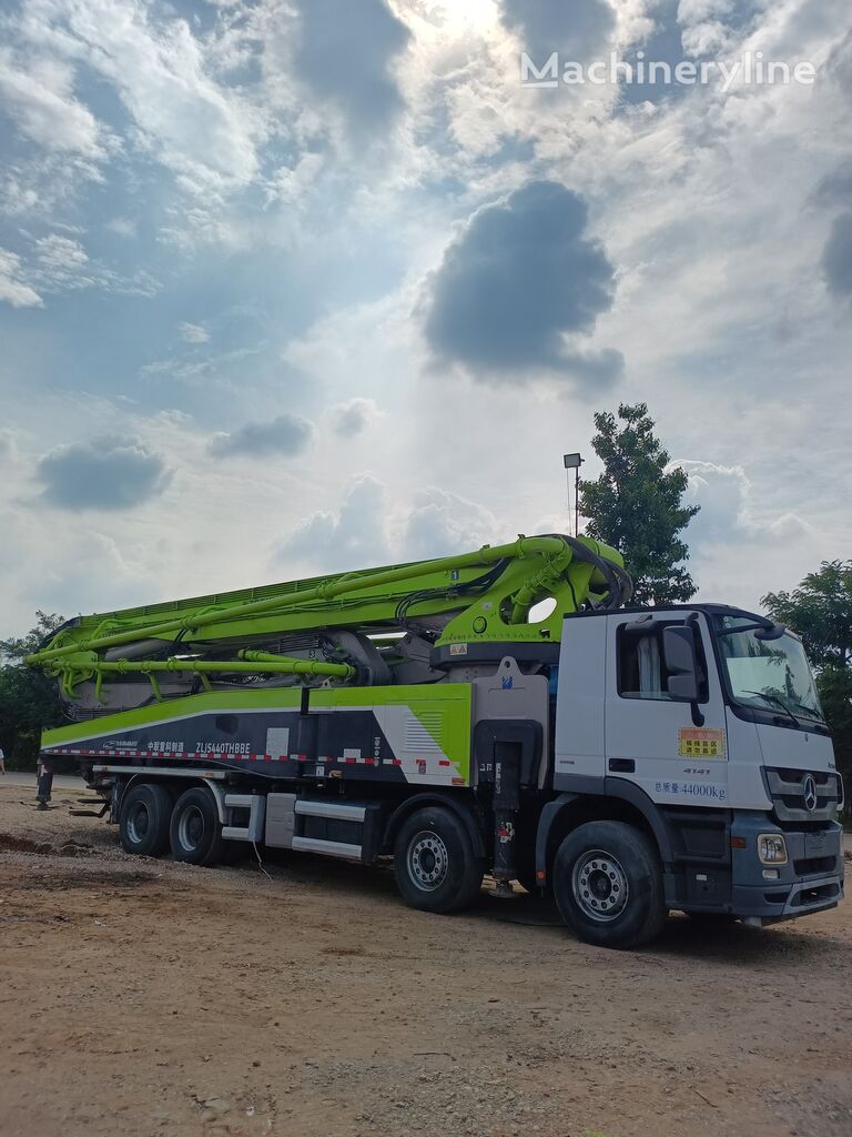 Zoomlion 2019 used 63m, Mercedes chassis in my yard.   auf Chassis Mercedes-Benz Actros 4141 Betonpumpe